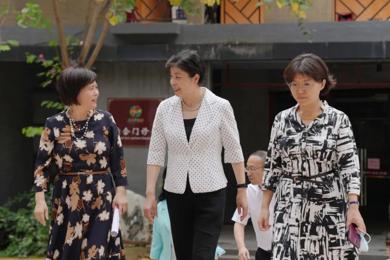 天下政协第十三届妇联界别委员莅临pg电子教育集团调研指导