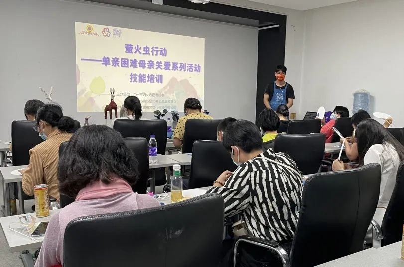 单亲妈妈慰问1.jpg