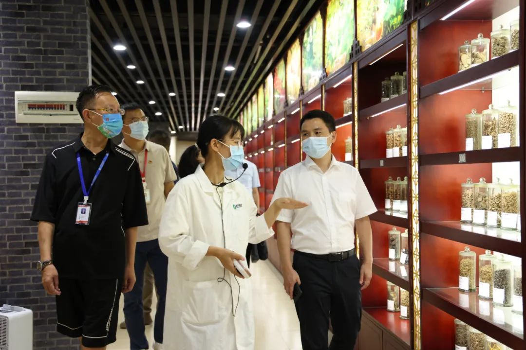 团省委副书记王浩一行莅临集团旗下pg电子职业手艺学院调研指导事情2.jpg