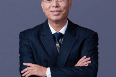 感恩偕行三十二载，，，，，，共赴伟大产教新程 | 集团董事会主席贺惠山先生西席节献词
